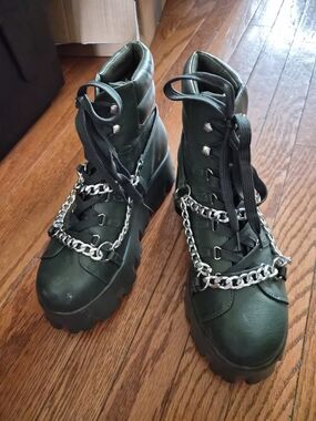 Cape Robbin Dark Green Platform Combat Boots with Silver Chains